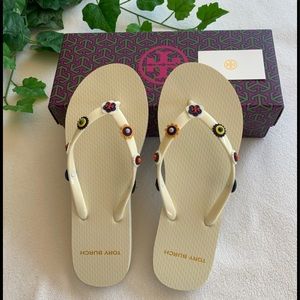 NWT Tory Burch Marguerite 2 Flip Flops  Size 6